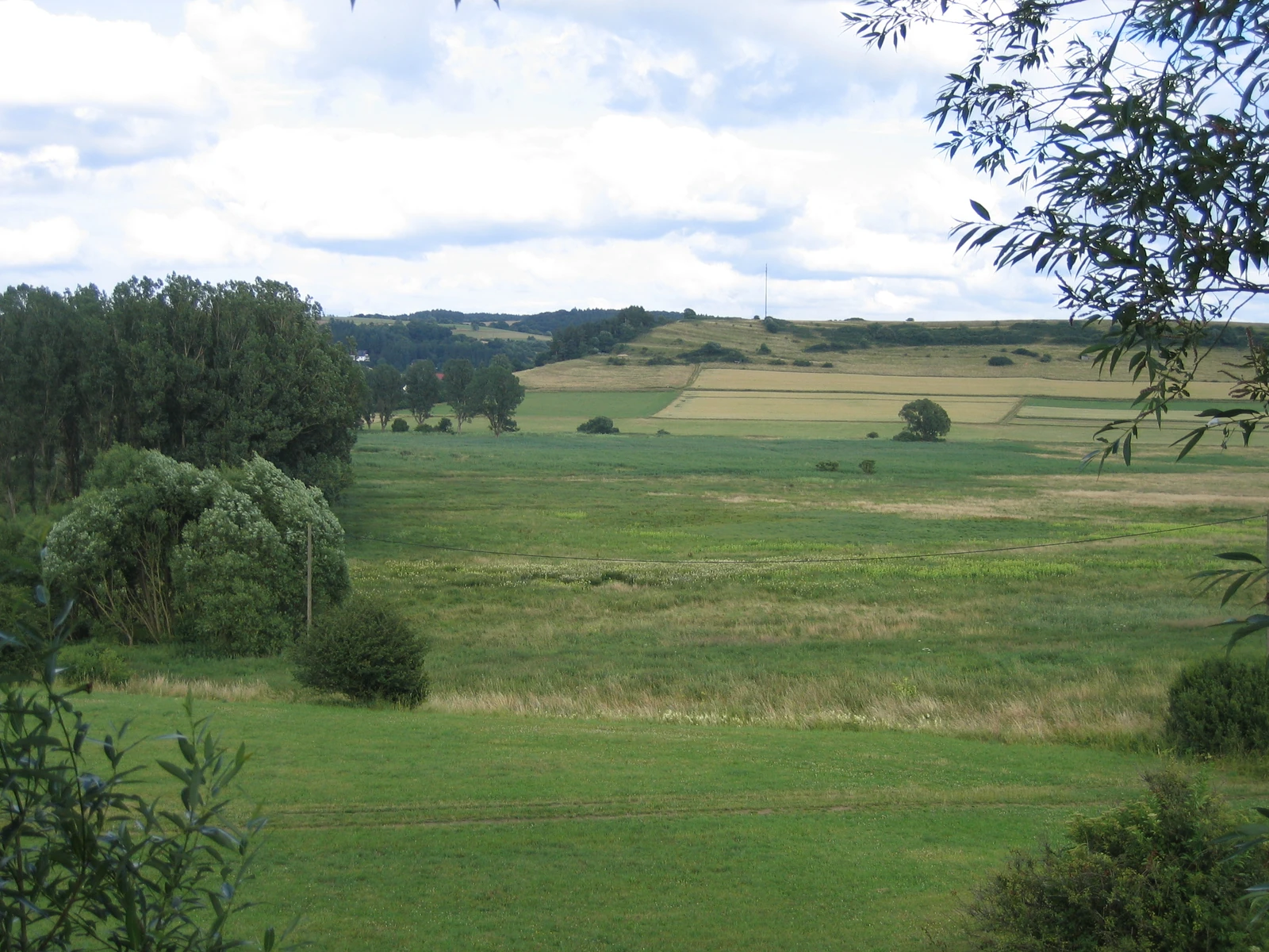 Dreiser Weiher mit Döhmberg und Börchen
