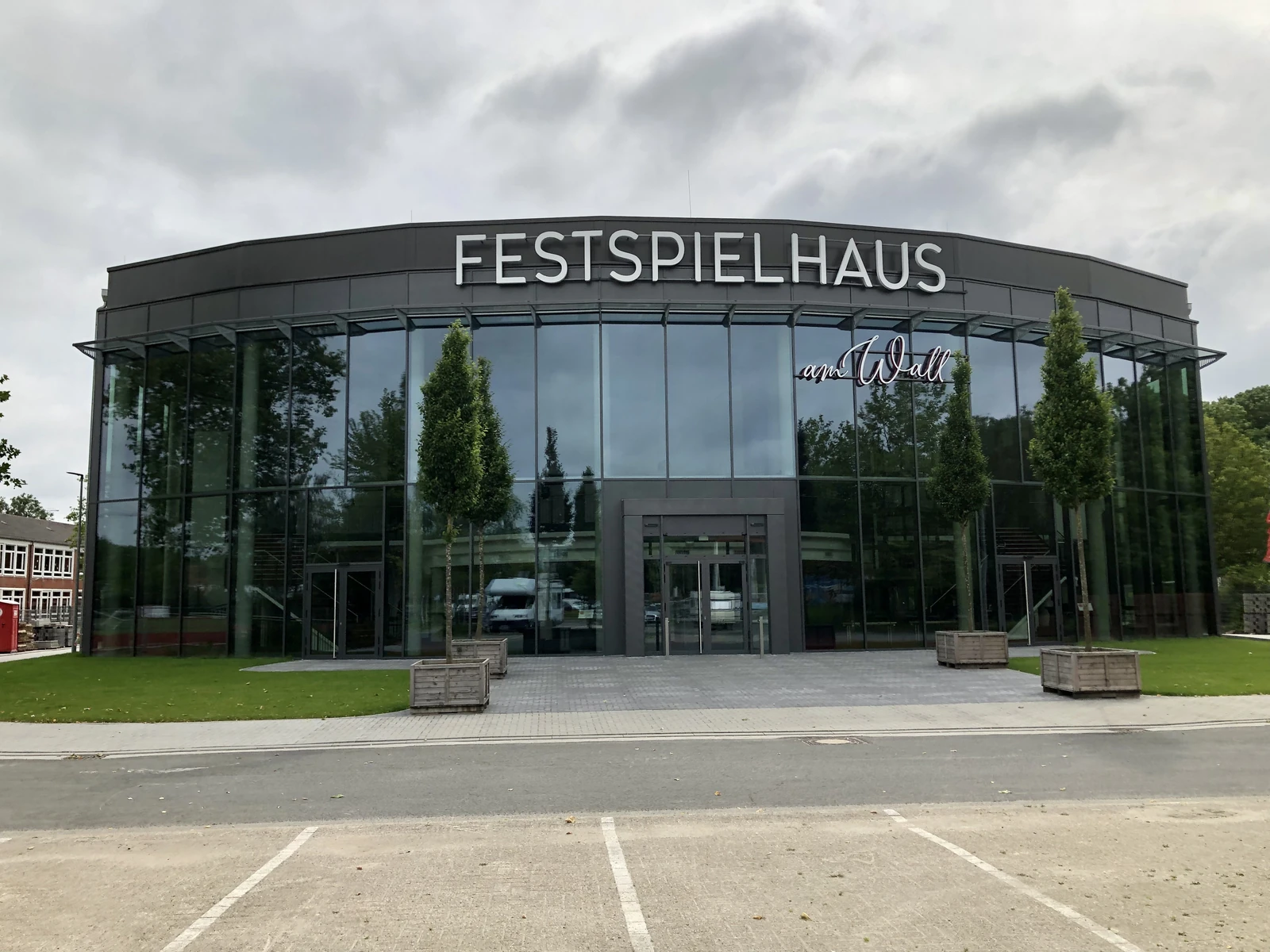 Festspielhaus am Wall